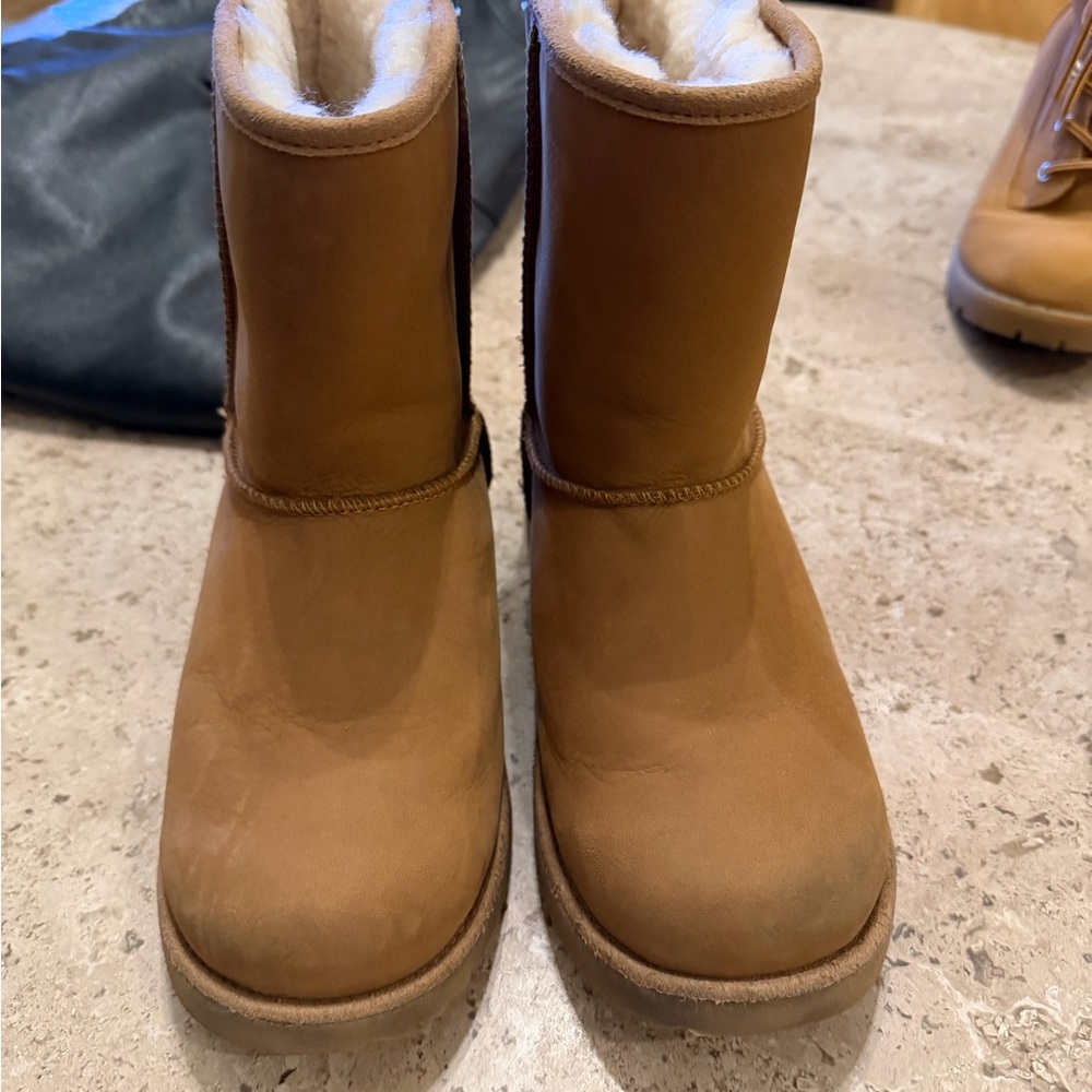 Girls Cozy Tan Shearling-Lined Boots - Picture 3 of 6